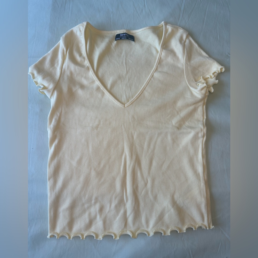 Bershka Yellow V-Neck Fitted Cap‎ Sleeve T-Shirt